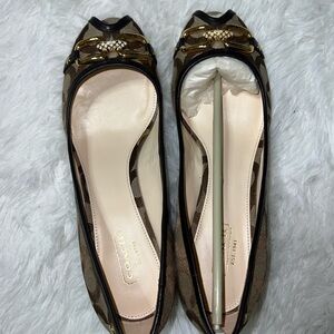 Coach Tan and Gold Women's Flats